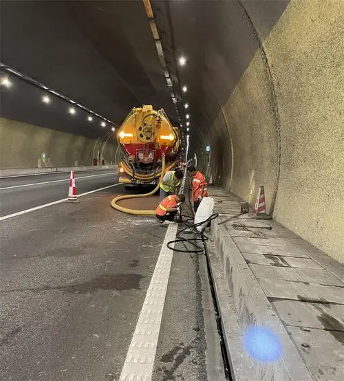 五河隧道排水渠清淤